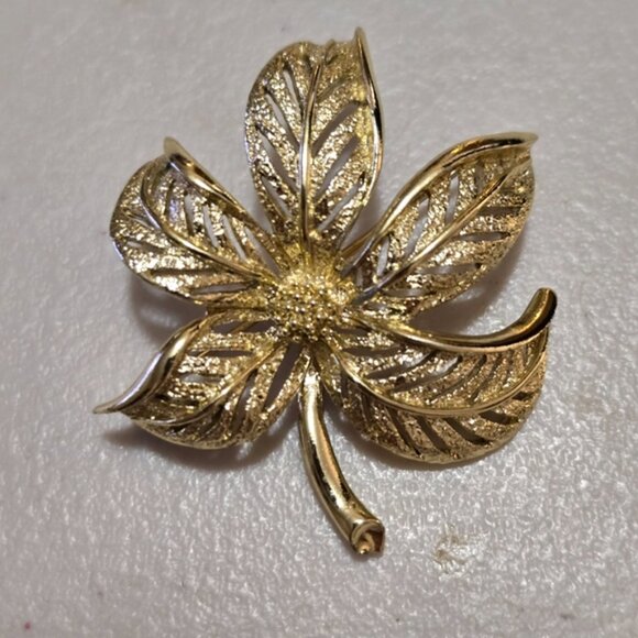 2inchVintage Leaf Brooche Lot 6 - Picture 3 of 3